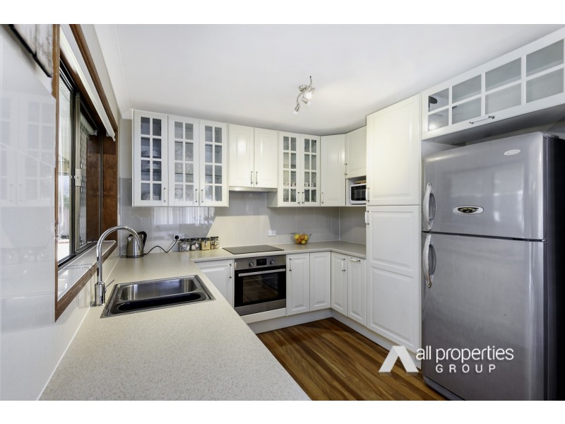 6 Conifer Street, Hillcrest QLD 4118