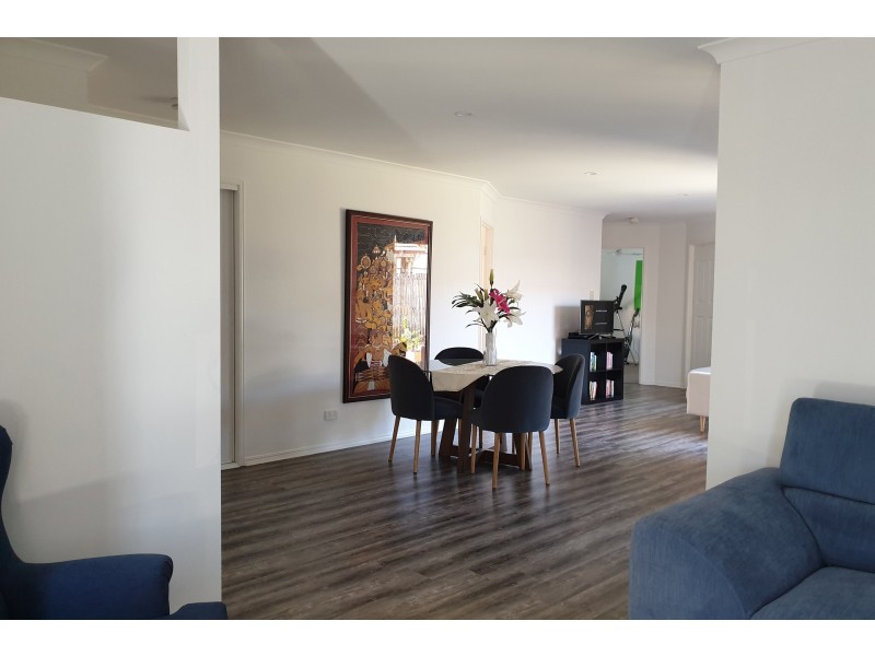 6 Park Close, Hillcrest QLD 4118