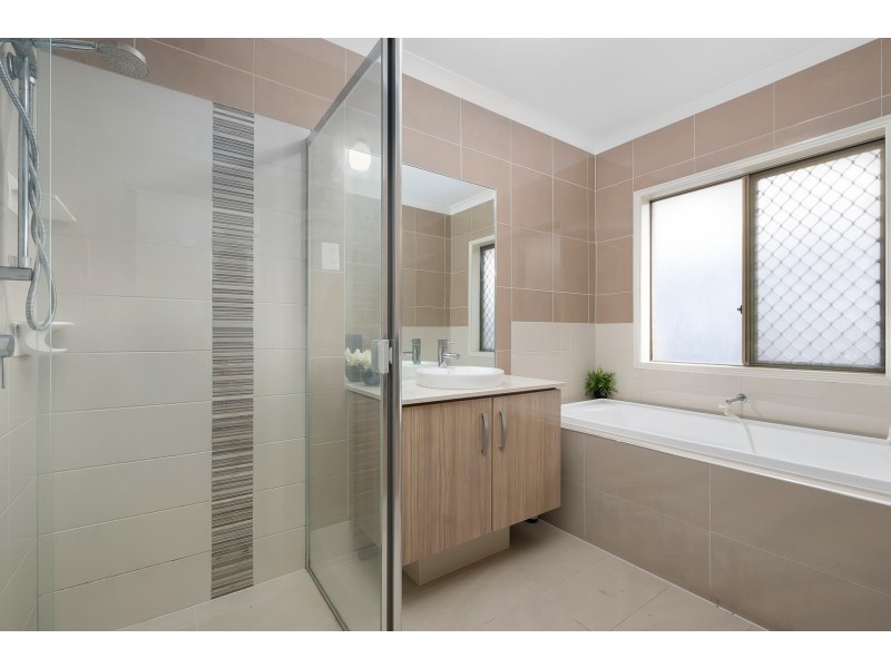 98 Pioneer Drive, Kuraby QLD 4112