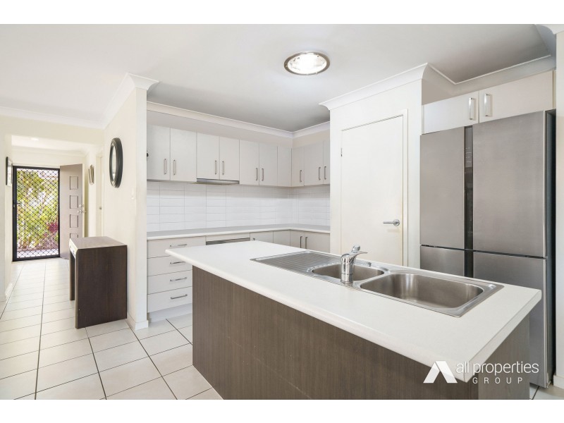 8 Devereaux Road, Boronia Heights QLD 4124