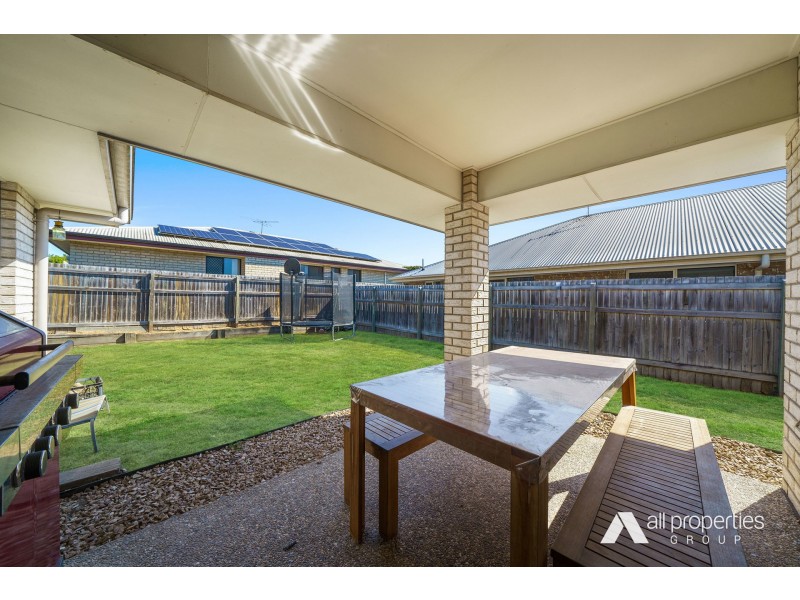 8 Devereaux Road, Boronia Heights QLD 4124