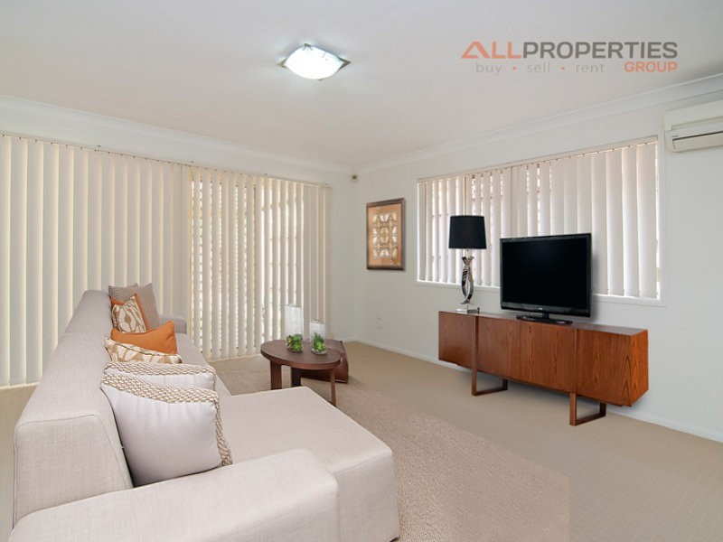 5 Summerhill Place, Forest Lake QLD 4078