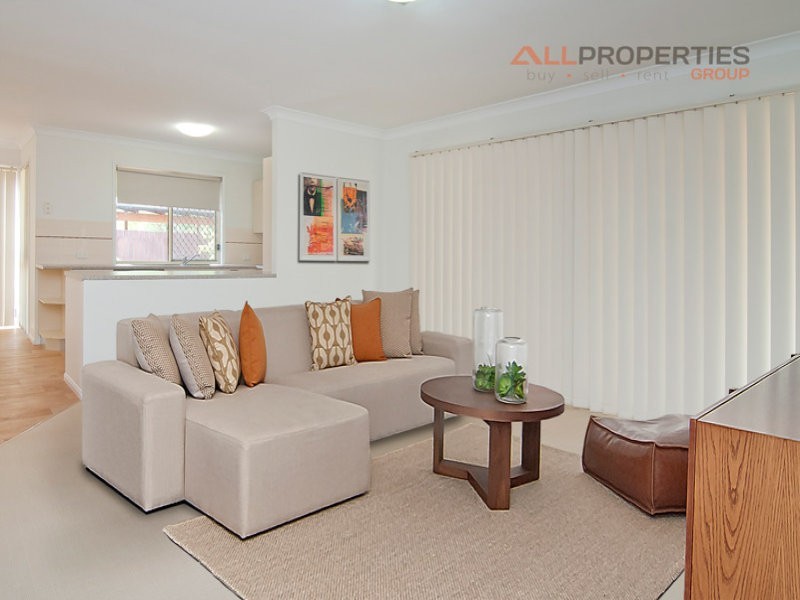 5 Summerhill Place, Forest Lake QLD 4078