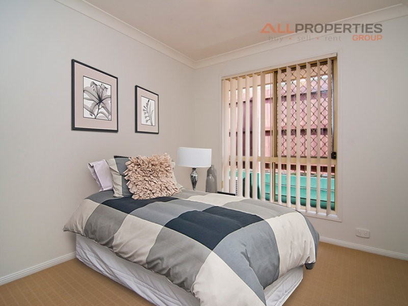 5 Summerhill Place, Forest Lake QLD 4078