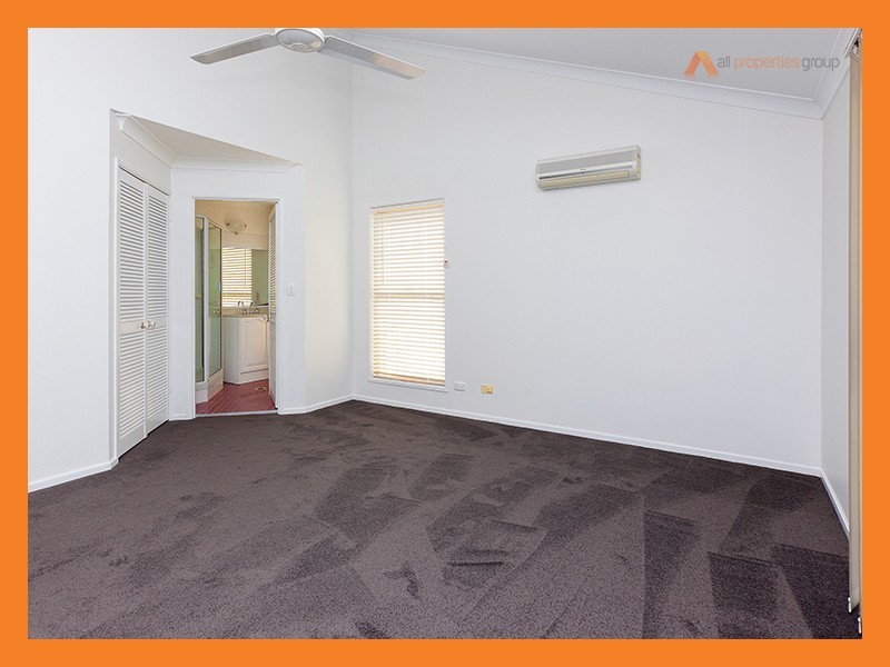 10 Grecian Street, Regents Park QLD 4118