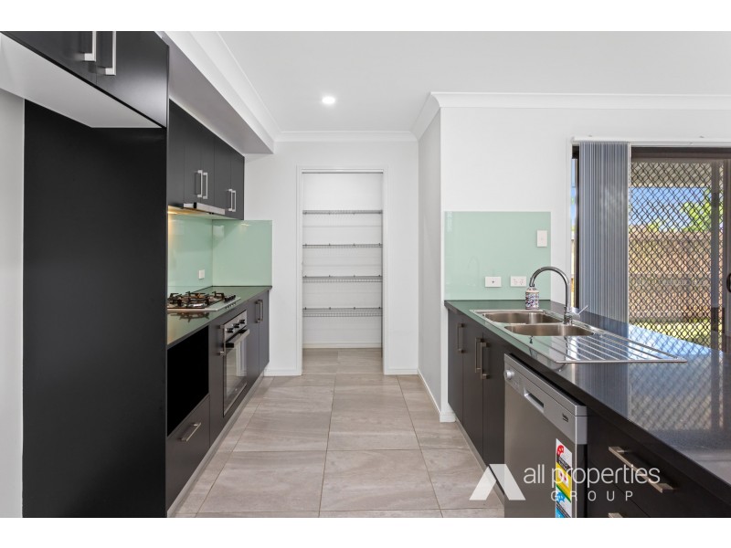 18 Forest Road, Greenbank QLD 4124