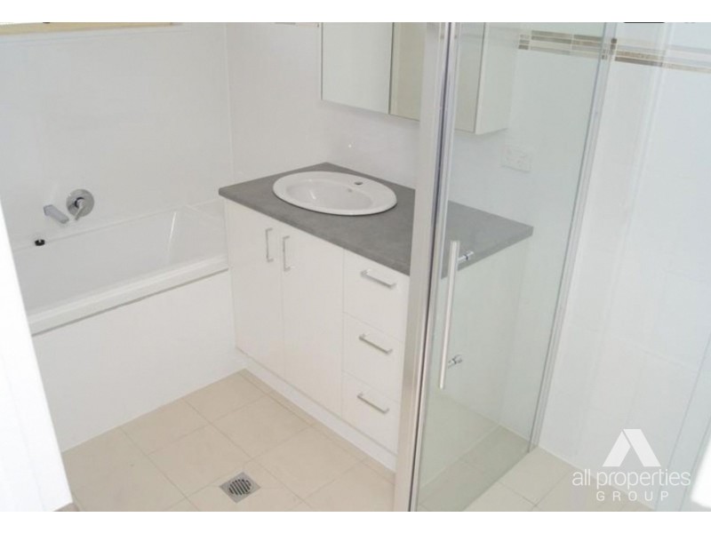 20 Tregana Circuit, Edens Landing QLD 4207