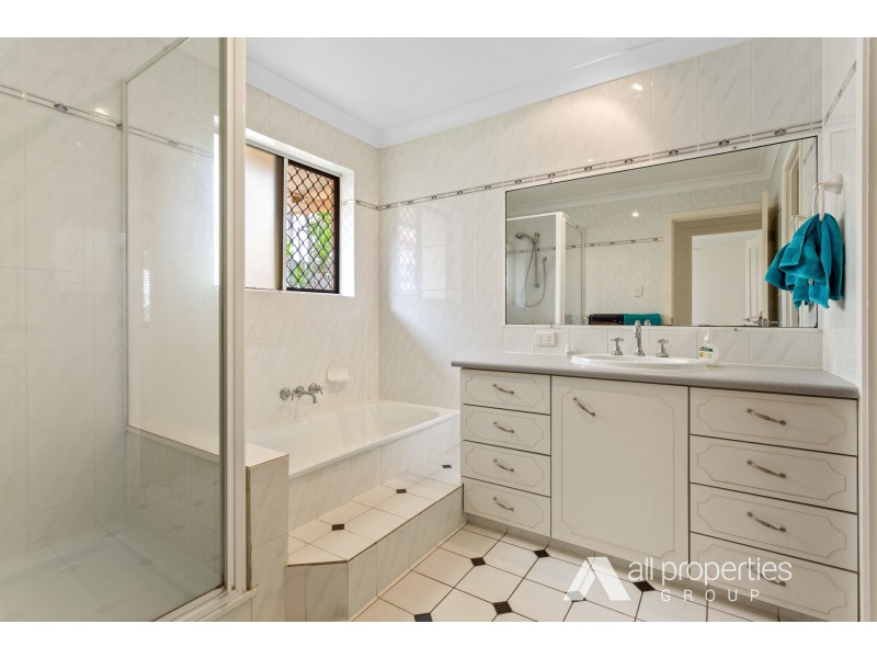 9 Hargrill Court, Boronia Heights QLD 4124