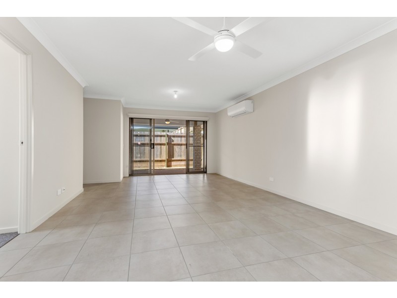 6 Daybreak Street, Spring Mountain QLD 4124