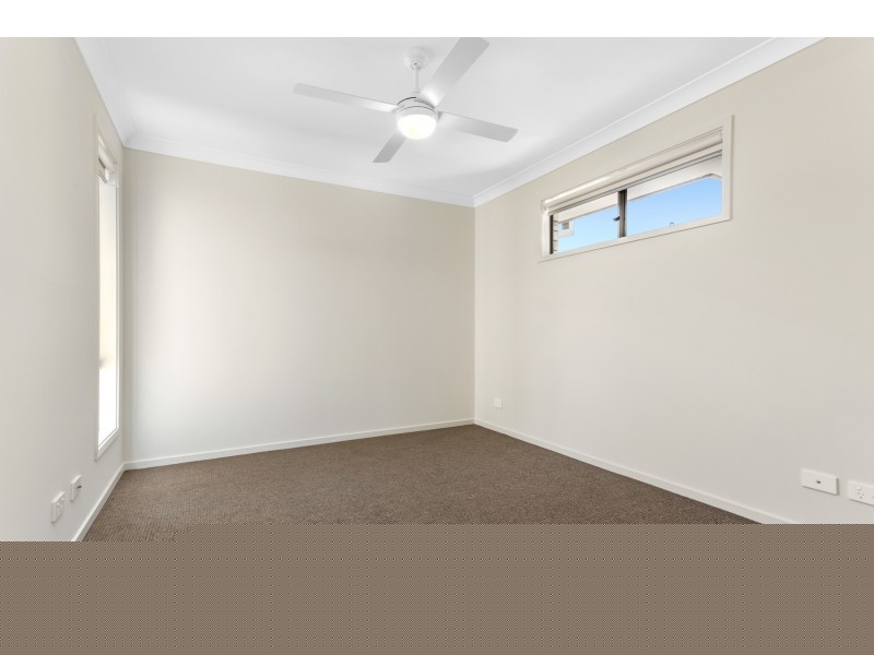 6 Daybreak Street, Spring Mountain QLD 4124