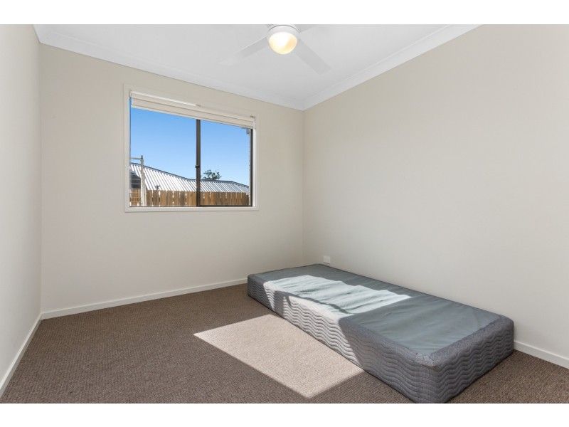 6 Daybreak Street, Spring Mountain QLD 4124