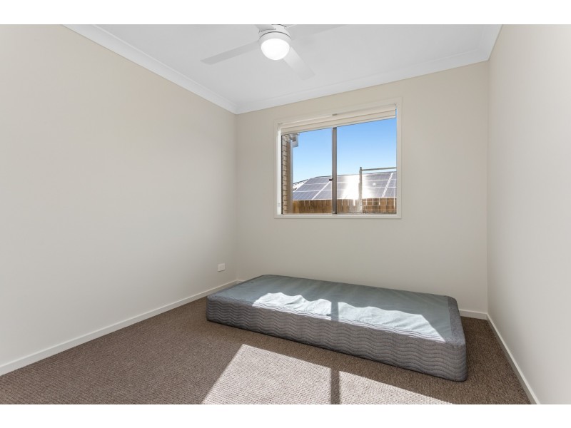 6 Daybreak Street, Spring Mountain QLD 4124