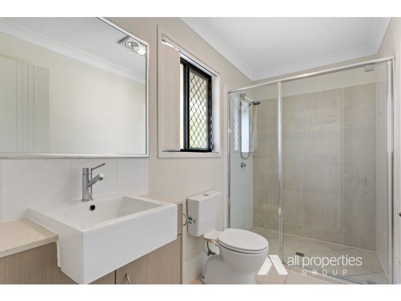 11/8 Wattlebrush Court, Park Ridge QLD 4125