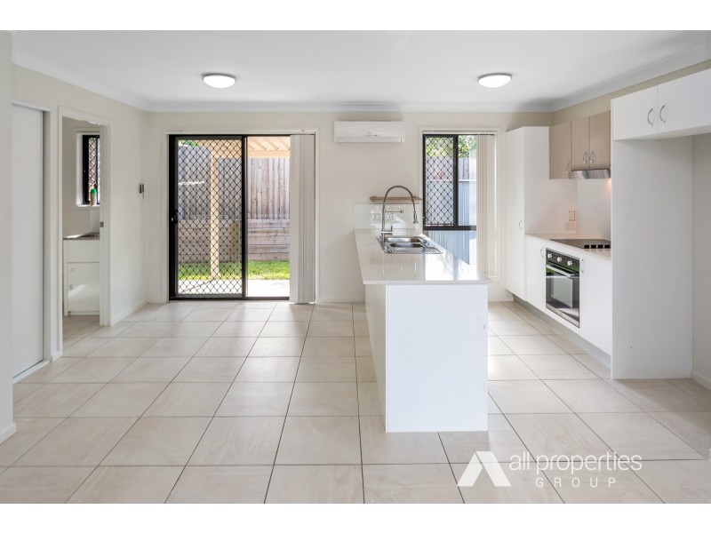 11/8 Wattlebrush Court, Park Ridge QLD 4125