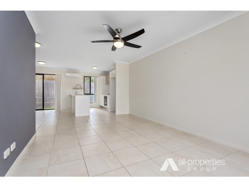 11/8 Wattlebrush Court, Park Ridge QLD 4125