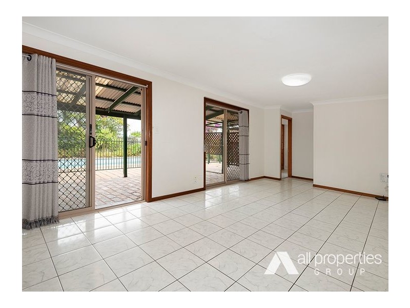 9 Ashford Place, Parkinson QLD 4115