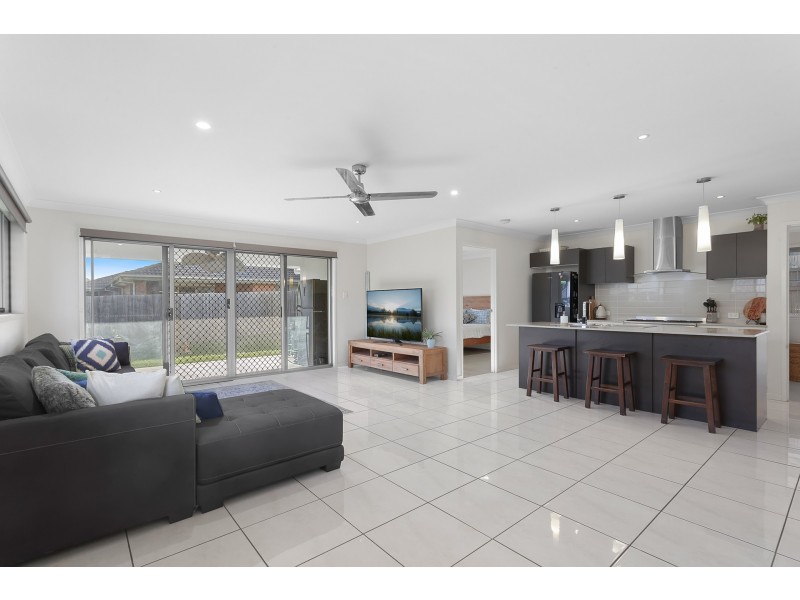 4 Summerview Avenue, Yarrabilba QLD 4207
