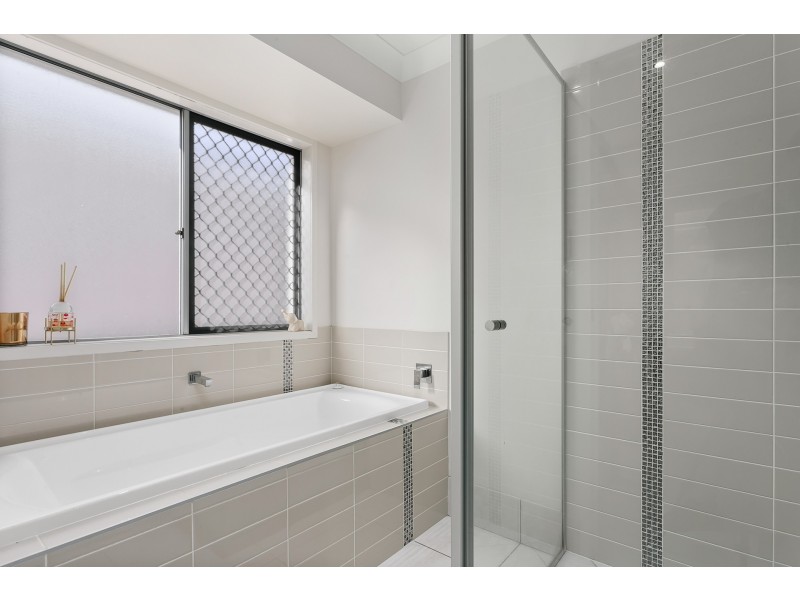 4 Summerview Avenue, Yarrabilba QLD 4207