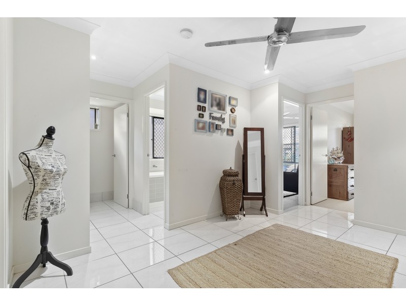 4 Summerview Avenue, Yarrabilba QLD 4207