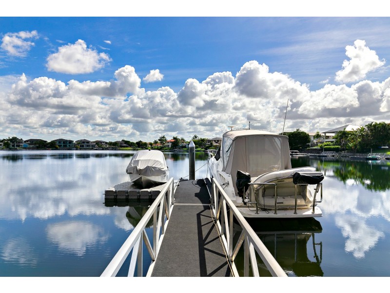 503 Oyster Cove Promenade, Helensvale QLD 4212