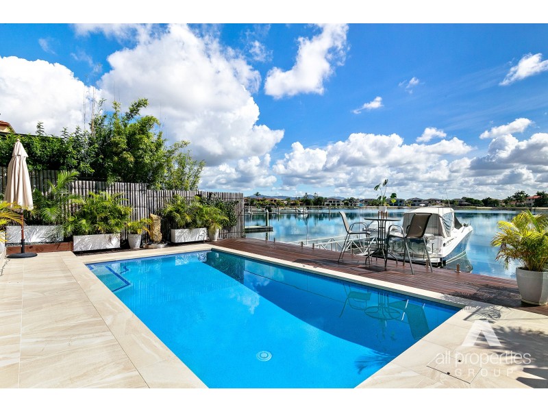 503 Oyster Cove Promenade, Helensvale QLD 4212