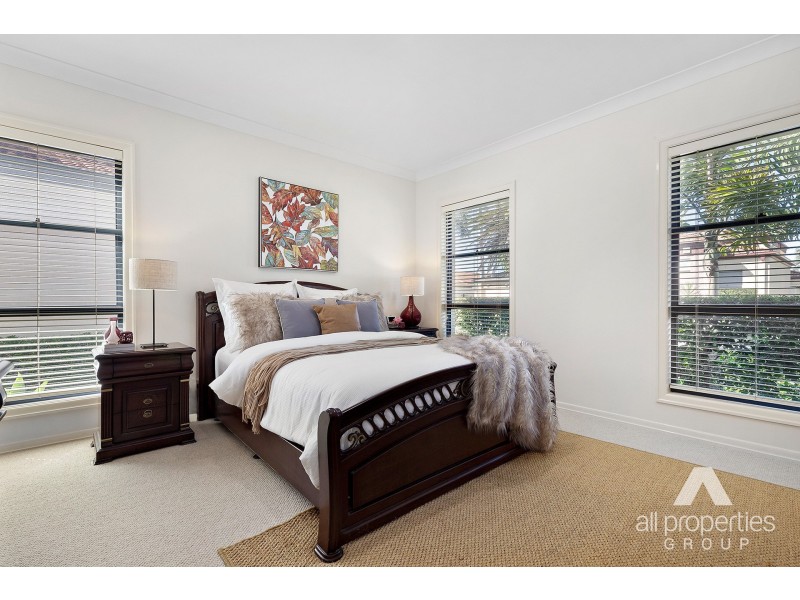 503 Oyster Cove Promenade, Helensvale QLD 4212