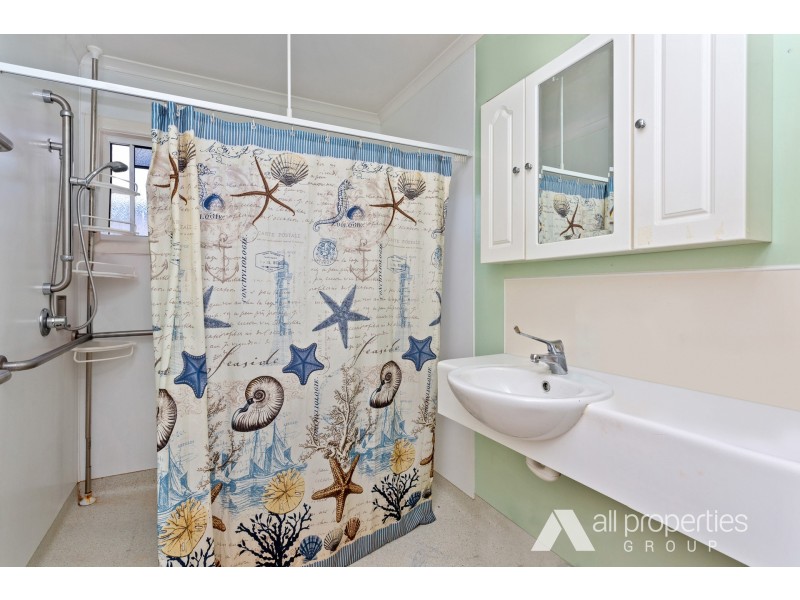 74 Dawson Road, Upper Mount Gravatt QLD 4122