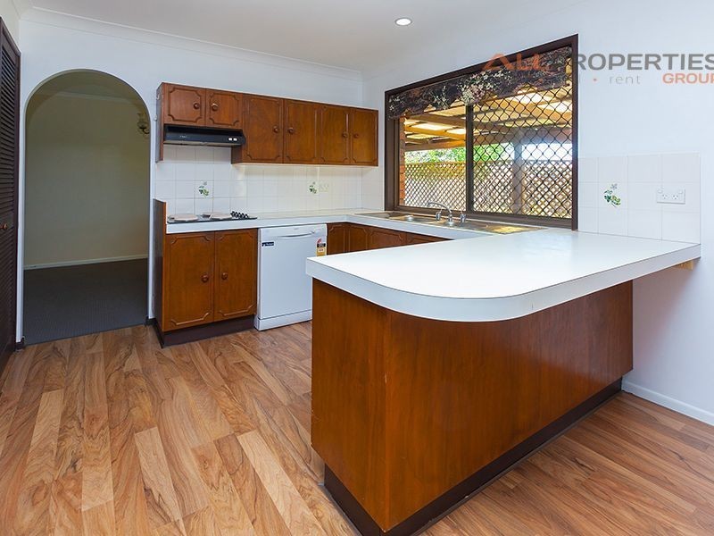 9 Peverell Street, Hillcrest QLD 4118