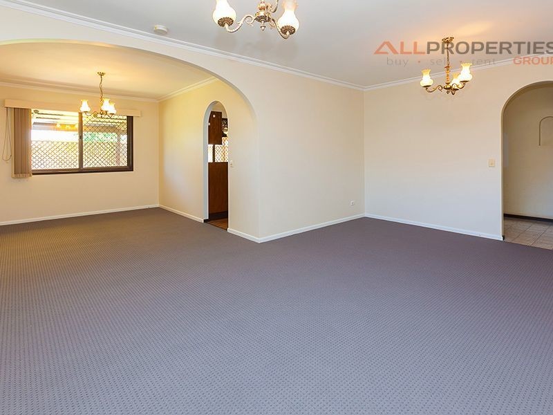 9 Peverell Street, Hillcrest QLD 4118
