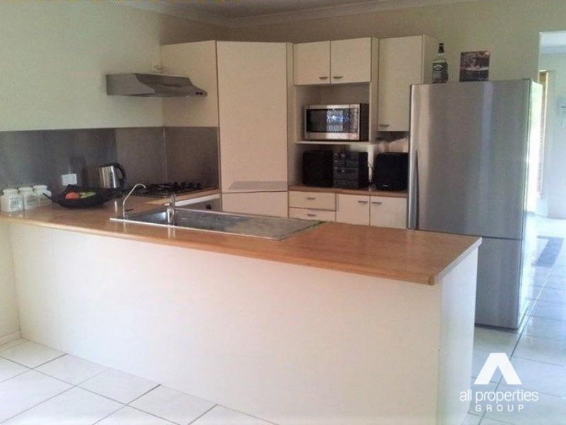 25 Ku-Ring-Gai Close, Loganholme QLD 4129