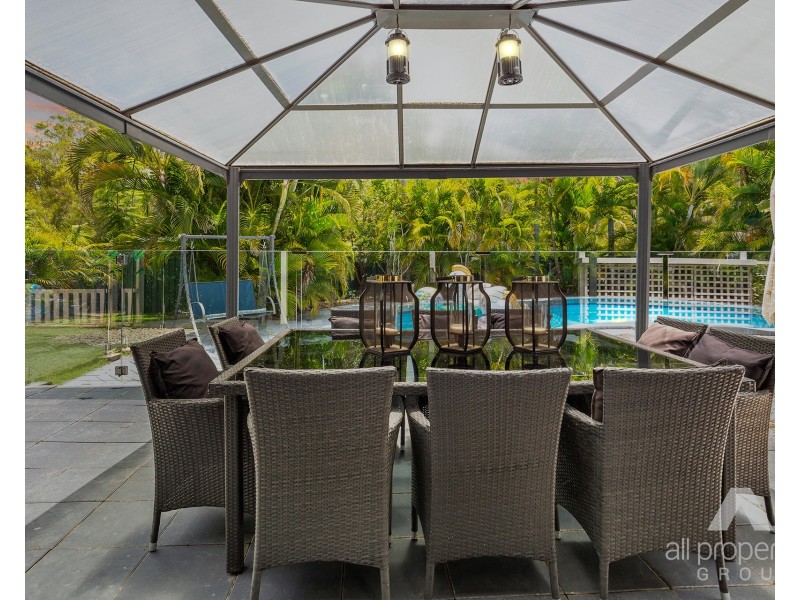 40 Regency Drive, Regents Park QLD 4118
