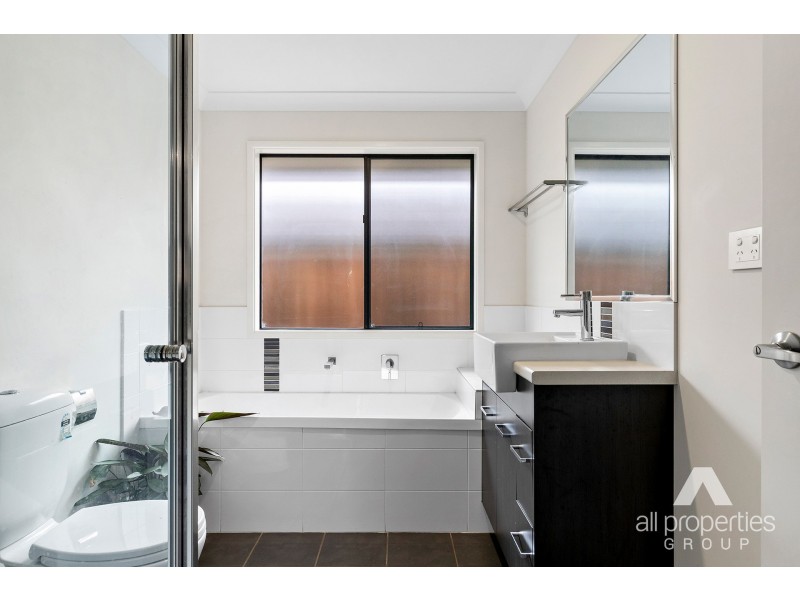 29 Mount Huntley Street, Park Ridge QLD 4125