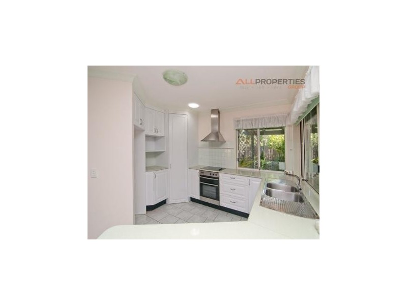 8 Patula Close, Forest Lake QLD 4078