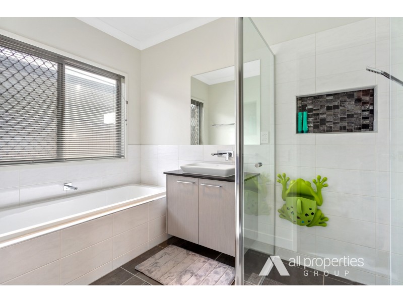 3 Penda Crescent, Pallara QLD 4110