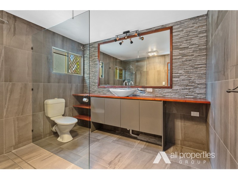 127 Lincoln Green Drive, Forestdale QLD 4118