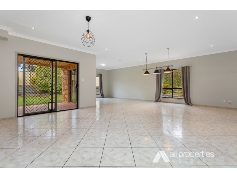 127 Lincoln Green Drive, Forestdale QLD 4118