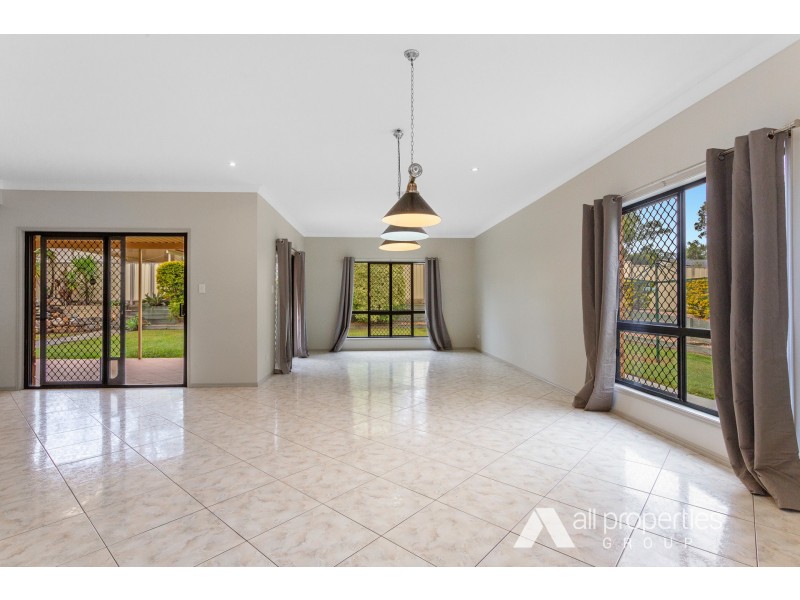 127 Lincoln Green Drive, Forestdale QLD 4118