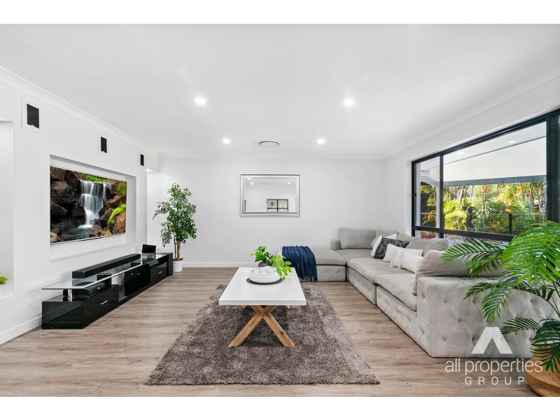 118 Monterey Keys Drive, Helensvale QLD 4212