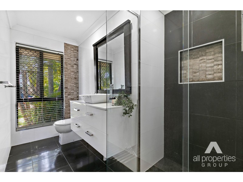 118 Monterey Keys Drive, Helensvale QLD 4212