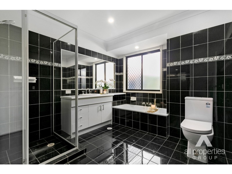 118 Monterey Keys Drive, Helensvale QLD 4212