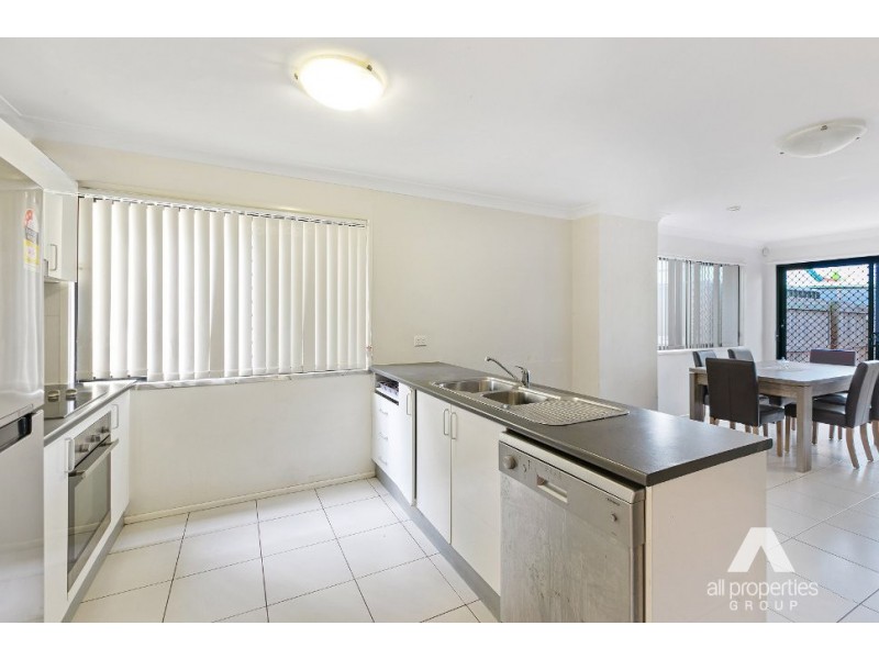 33/11 Portia Street, Kingston QLD 4114