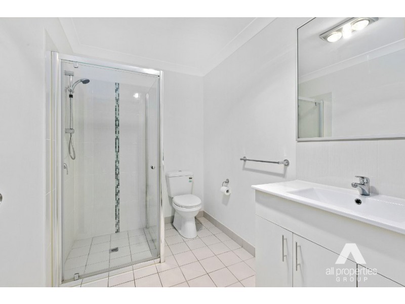 33/11 Portia Street, Kingston QLD 4114