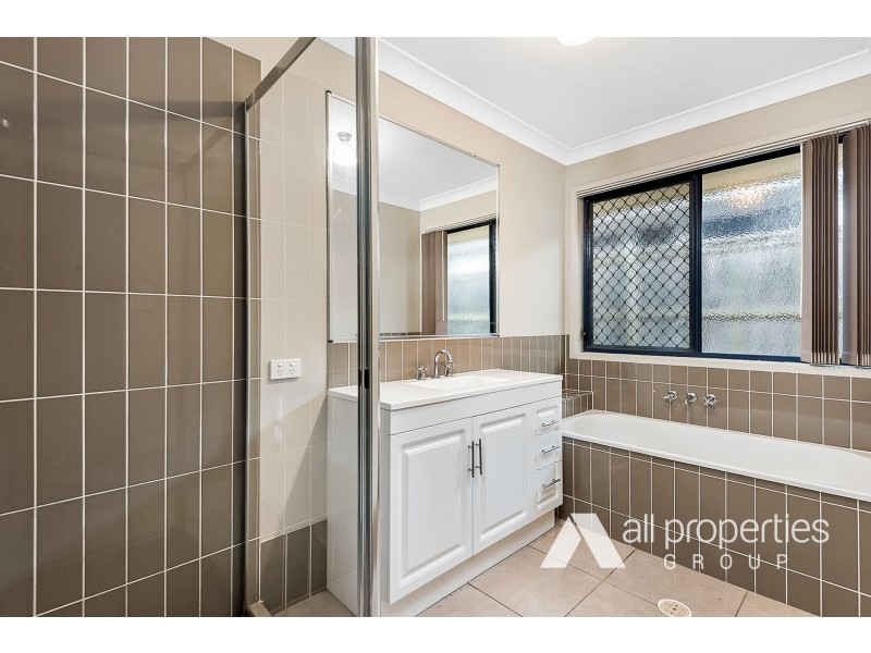 10 Dinnigan Crescent, Durack QLD 4077