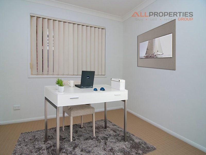 5 Summerhill Place, Forest Lake QLD 4078