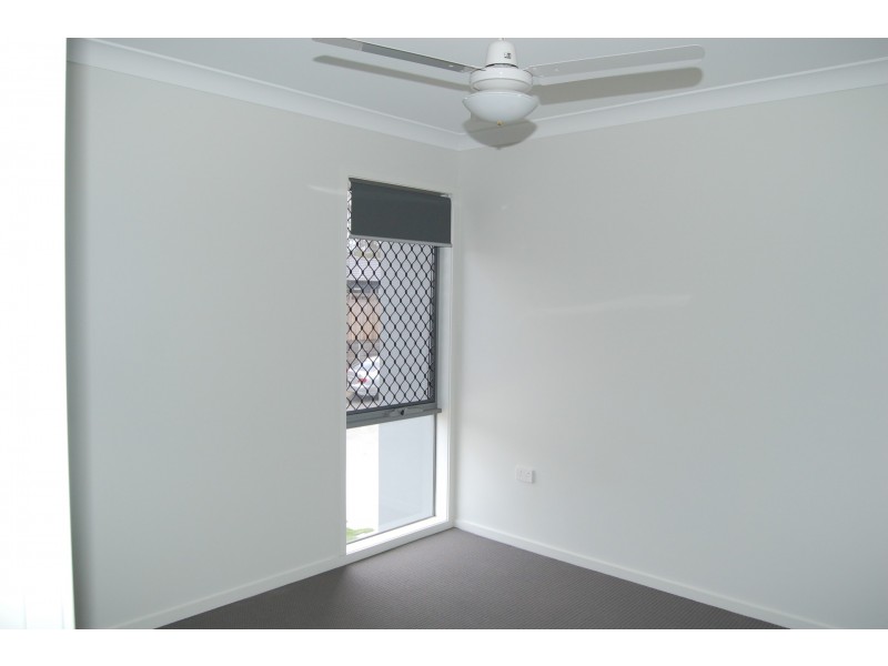 2/9 Cafe Place, Bellbird Park QLD 4300