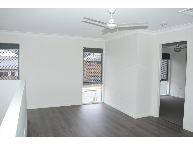 2/9 Cafe Place, Bellbird Park QLD 4300