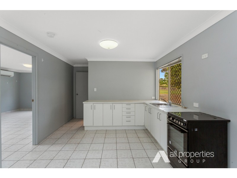 131 Lincoln Green Drive, Forestdale QLD 4118