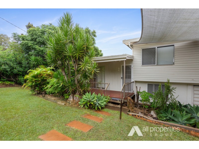 2 Leonard Street, Kingston QLD 4114