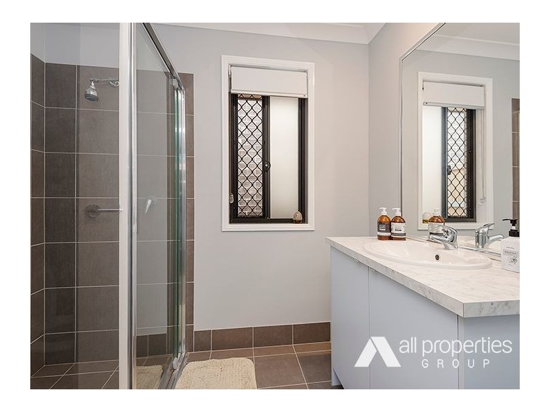36 Stradbroke Crescent, Springfield Lakes QLD 4300