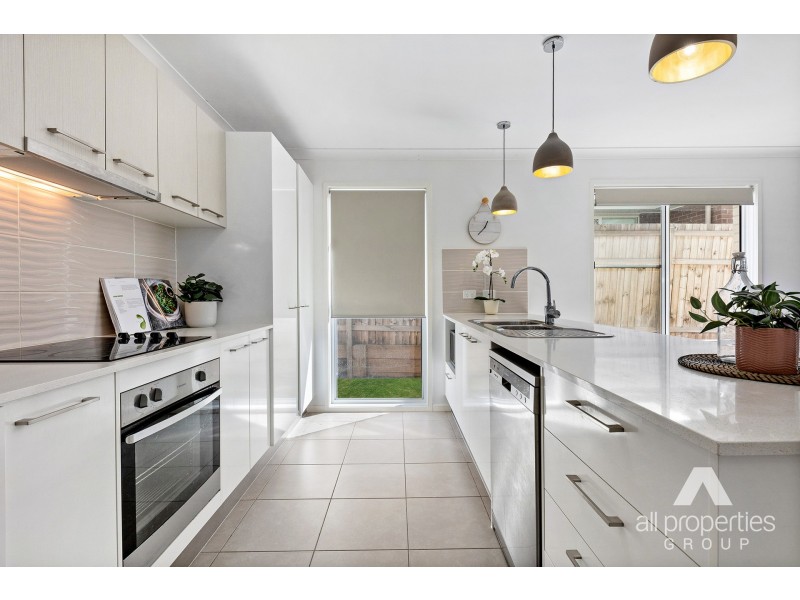 7 Cahill Crescent, Collingwood Park QLD 4301